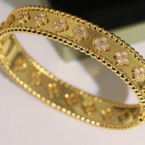 Gold bangle - Picture 3 of 3